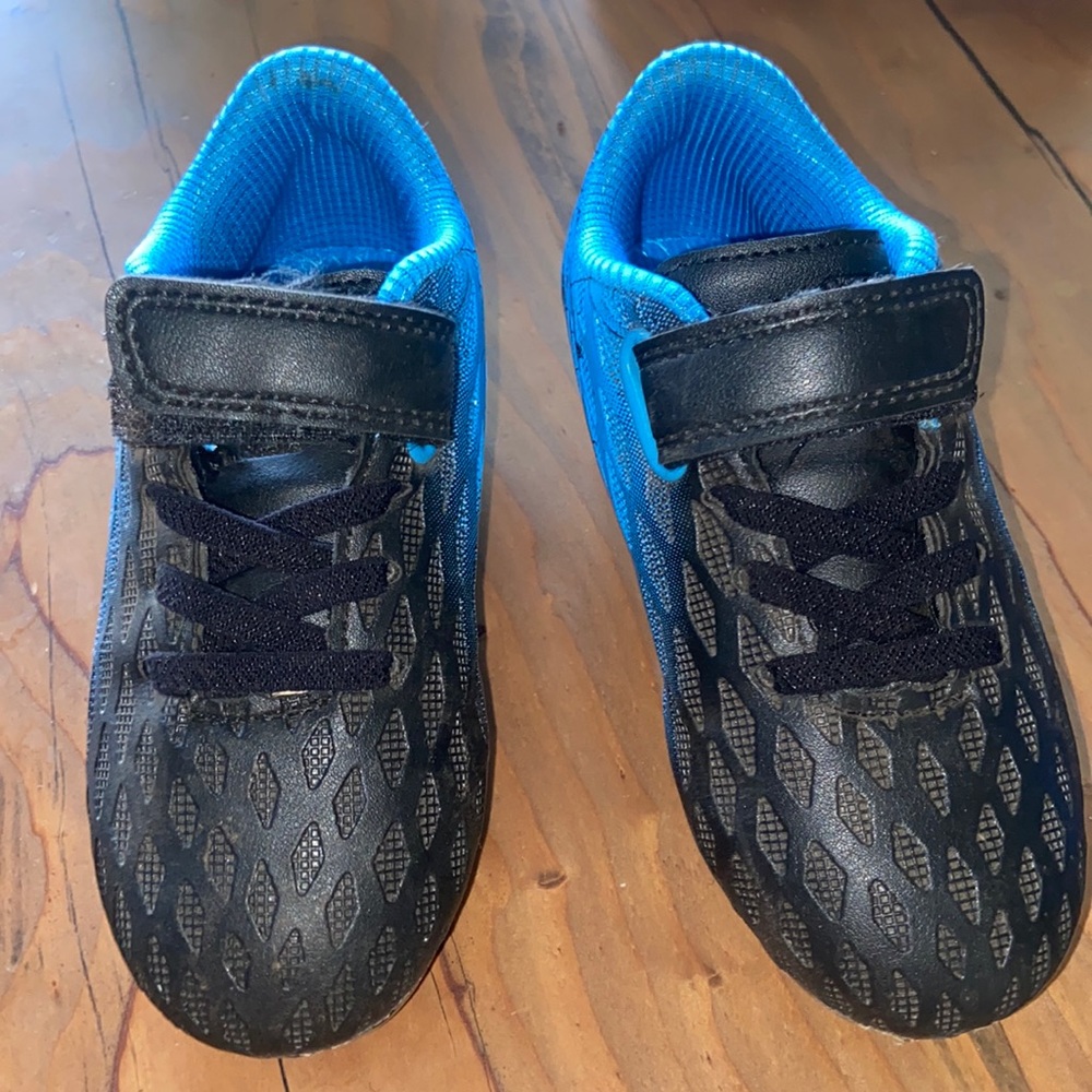 Soccer cleats